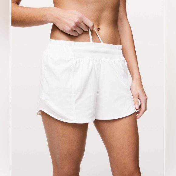 Pants - Lululemon Hotty Hot Short II *Long 4"